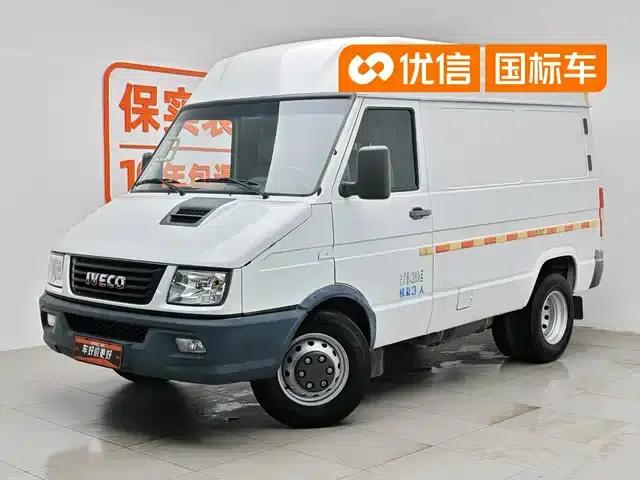 Iveco DeYi 2020 2.8T V35 Van with Single Tire, Mid-Roof, 3 Seats, Side Sliding Door, National V Emission Standard