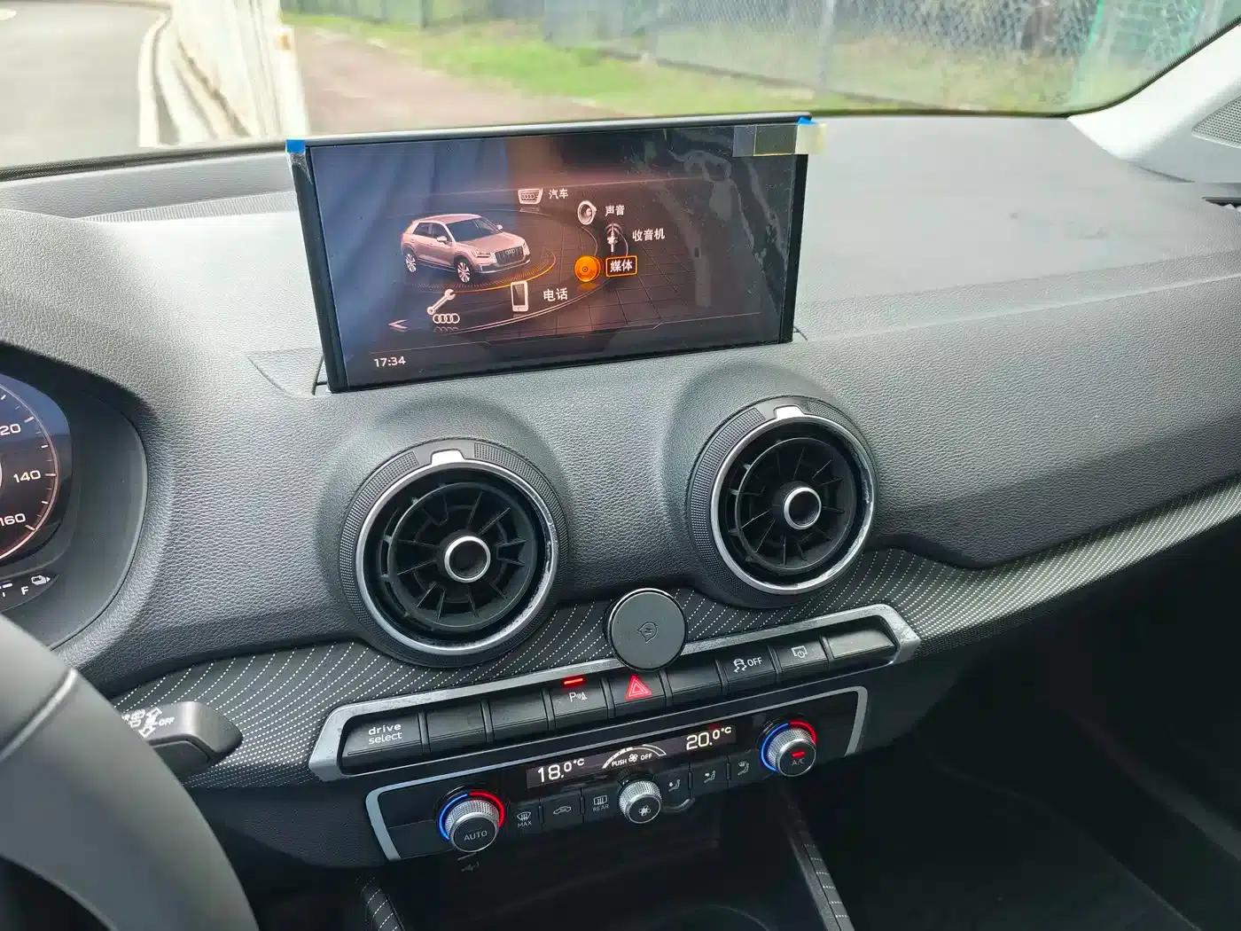 Audi Q2L e-tron 2019 Q2L e-tron Pure Electric Smart Edition — миниатюра 17