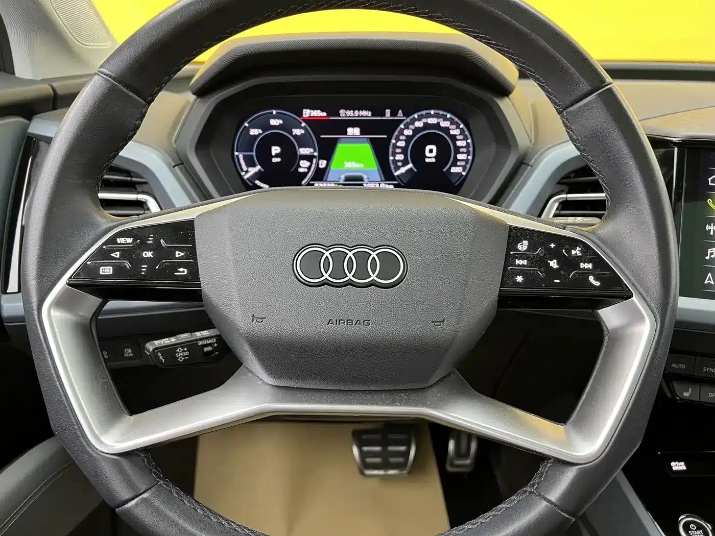 Audi Q5 e-tron 2022 Model 40 e-tron Star Edition Mech Suit — миниатюра 8