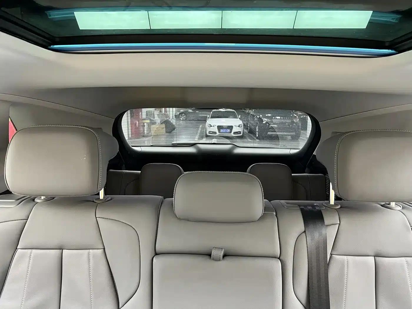Audi Q5 e-tron 2022 Model 40 e-tron Star Edition Mech Suit — миниатюра 10