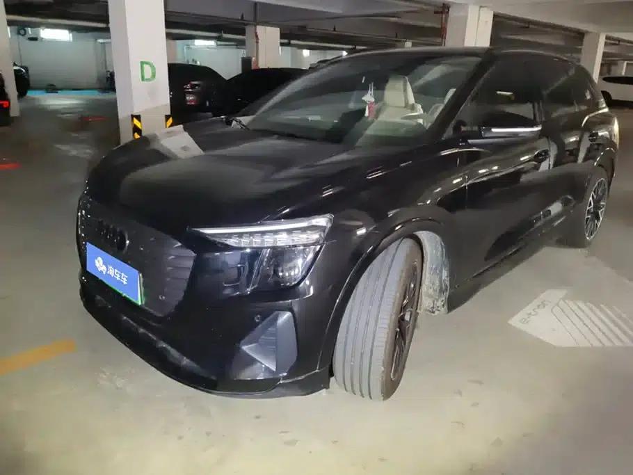 Audi Q5 e-tron 2023 Model 40 e-tron Star Edition Mech Suit — миниатюра 1