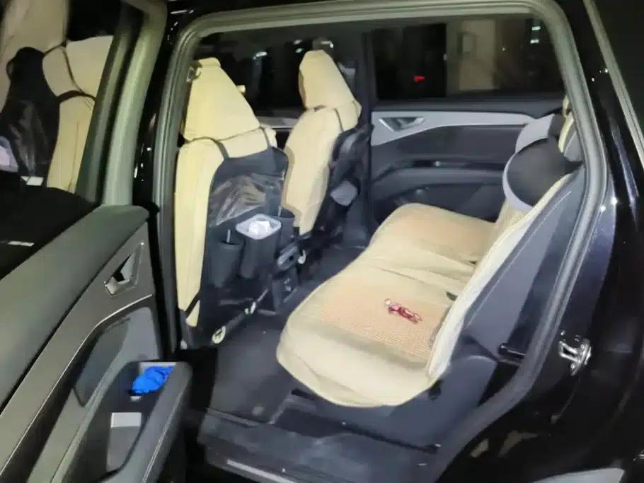 Audi Q5 e-tron 2023 Model 40 e-tron Star Edition Mech Suit — миниатюра 11
