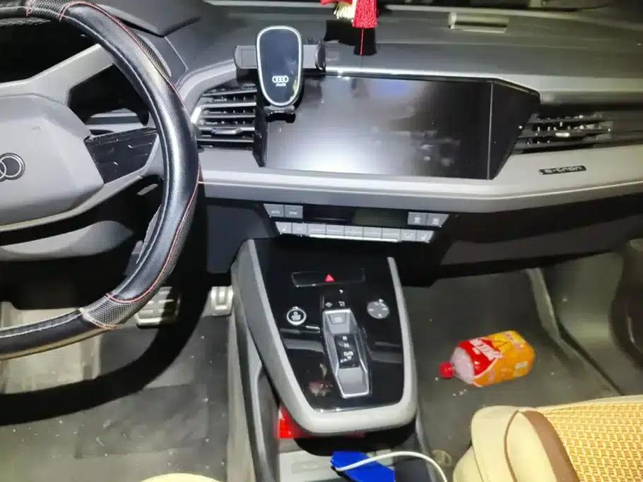 Audi Q5 e-tron 2023 Model 40 e-tron Star Edition Mech Suit — миниатюра 13