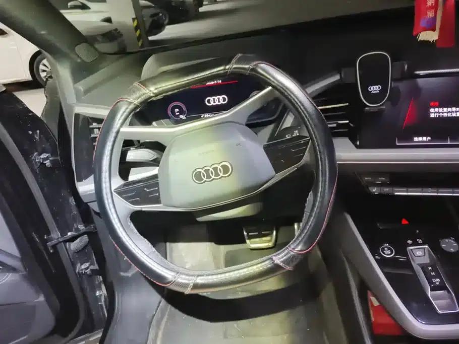 Audi Q5 e-tron 2023 Model 40 e-tron Star Edition Mech Suit — миниатюра 15