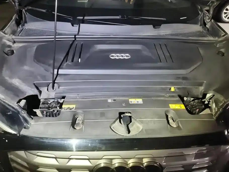 Audi Q5 e-tron 2023 Model 40 e-tron Star Edition Mech Suit — миниатюра 10