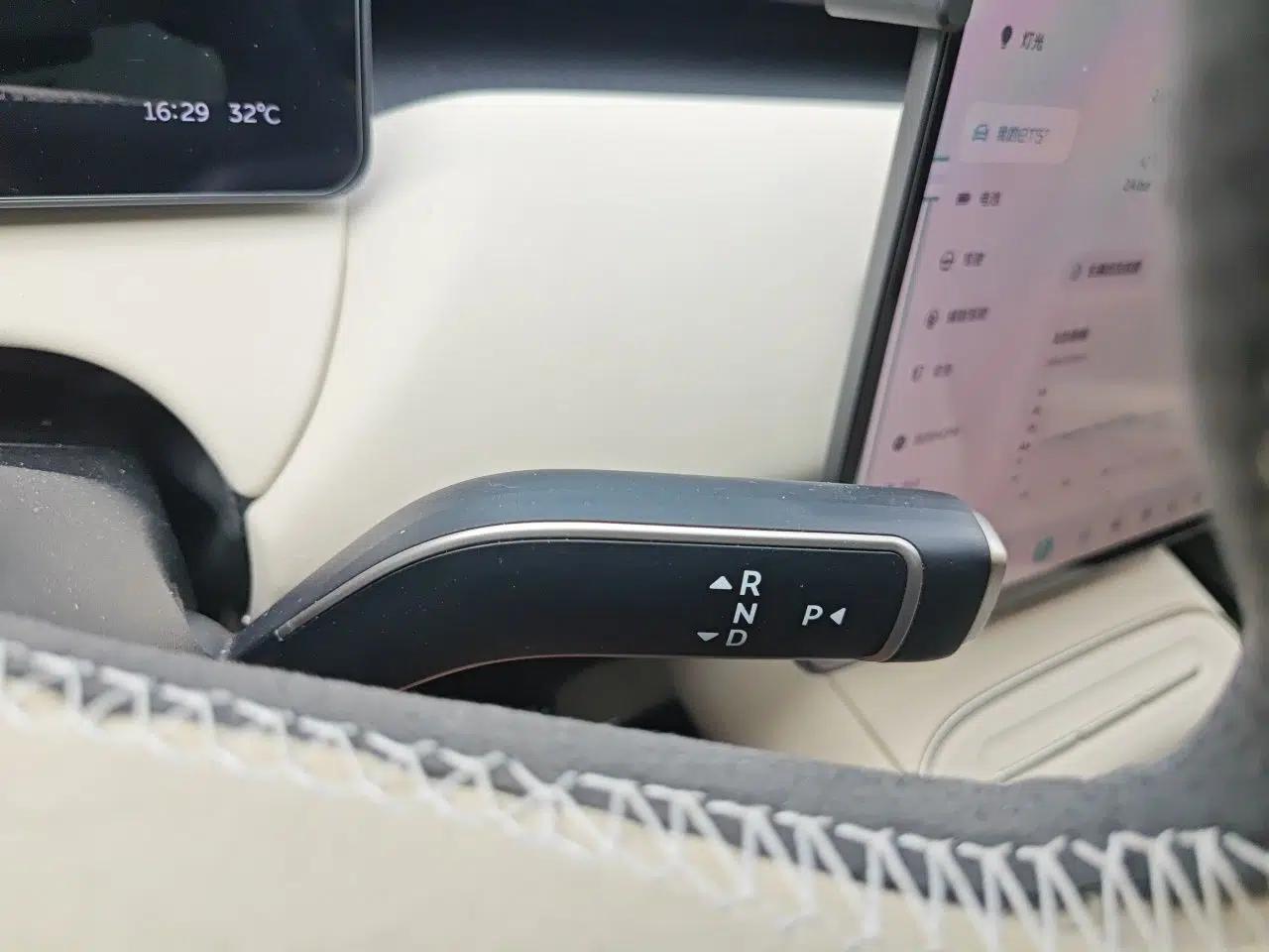 Nio ET5T 2025 100kWh Touring — миниатюра 14