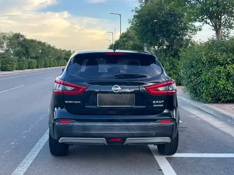 Nissan Qashqai 2019 2.0L CVT Luxury Edition — миниатюра 5
