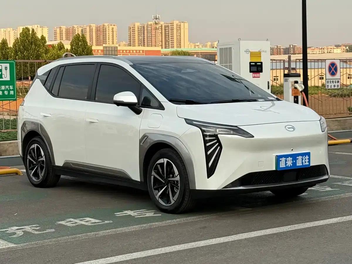 AION Y 2023 Plus 510 Smart Edition — миниатюра 3