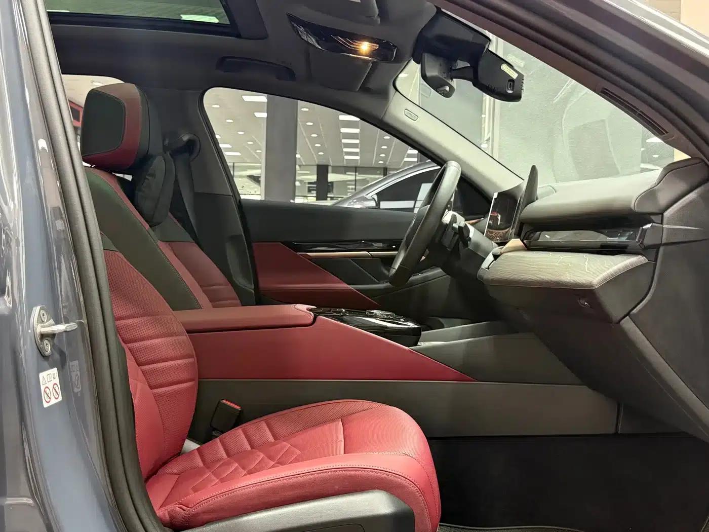 2024 BMW 5 Series 530Li Luxury M Sport Package — миниатюра 15