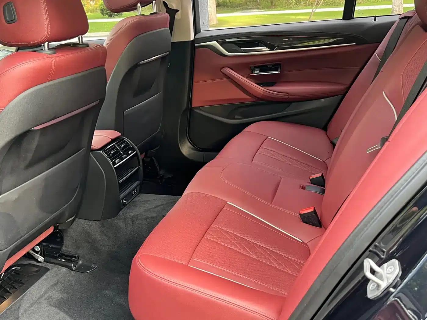 2021 BMW 5 Series 525Li M Sport Package — миниатюра 6
