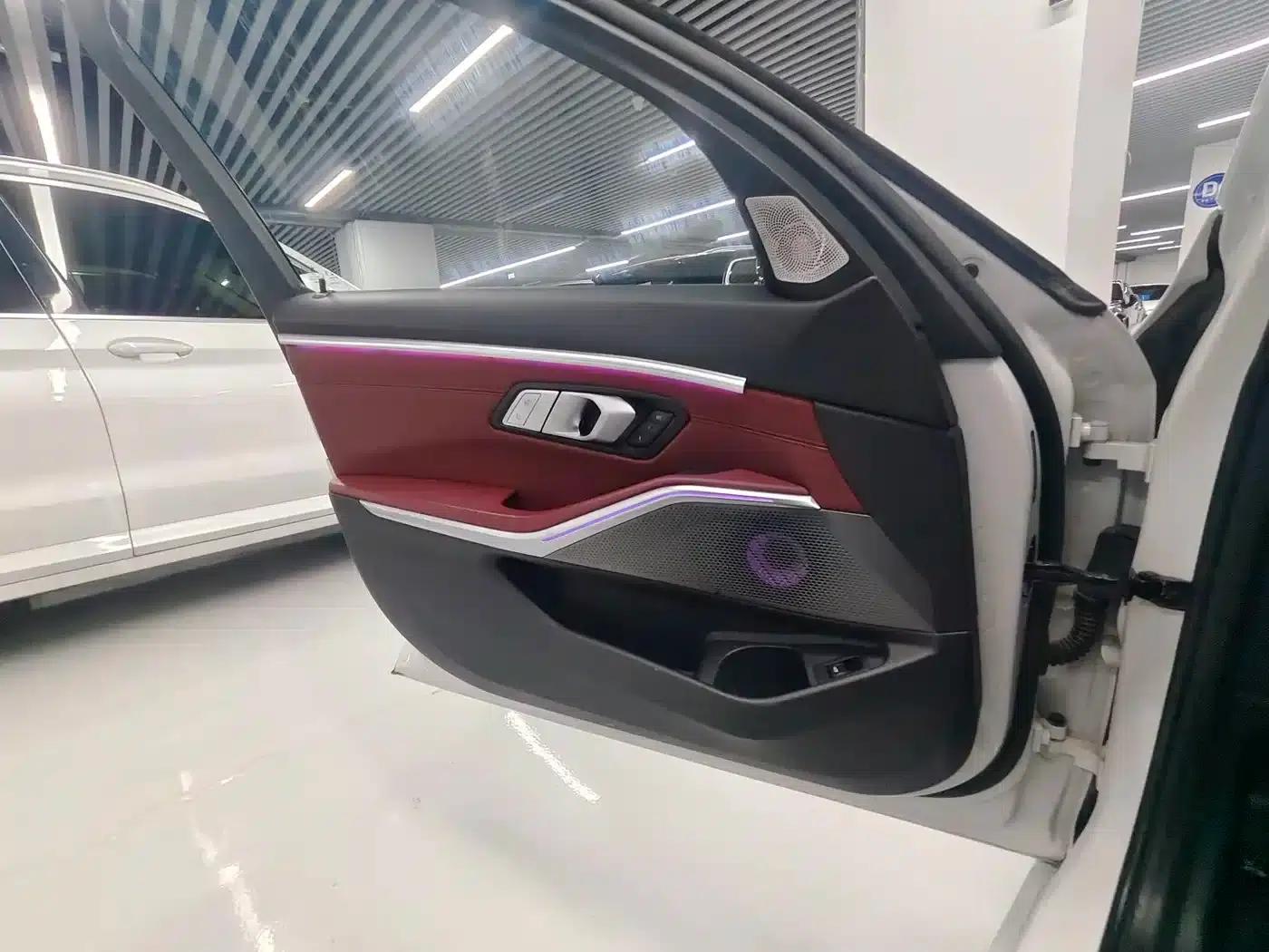 2022 BMW 3 Series 325Li M Sport Package — миниатюра 11