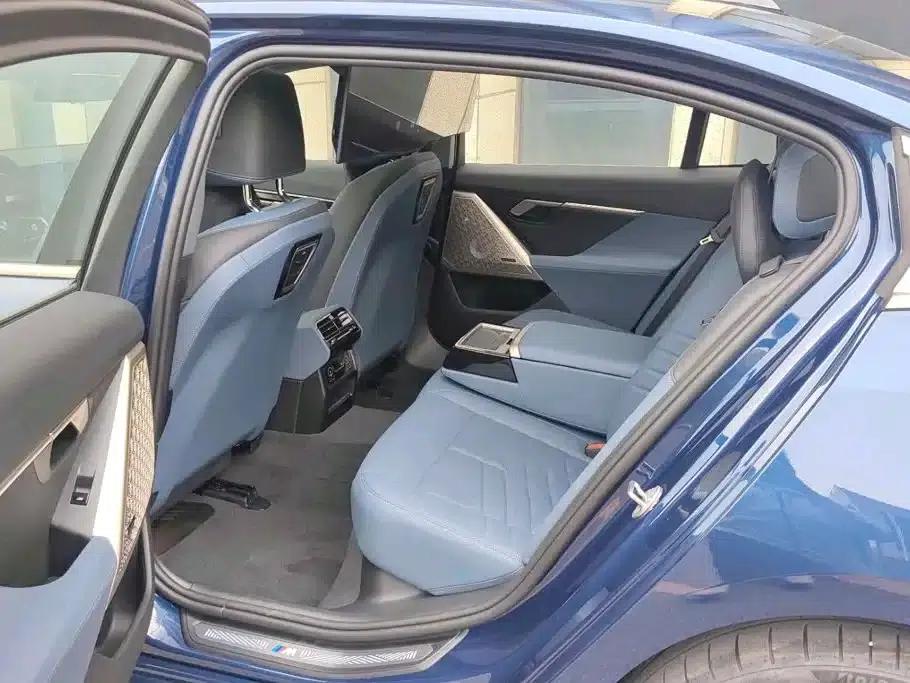 BMW i5 2025 xDrive 50L M Sport Package — миниатюра 11