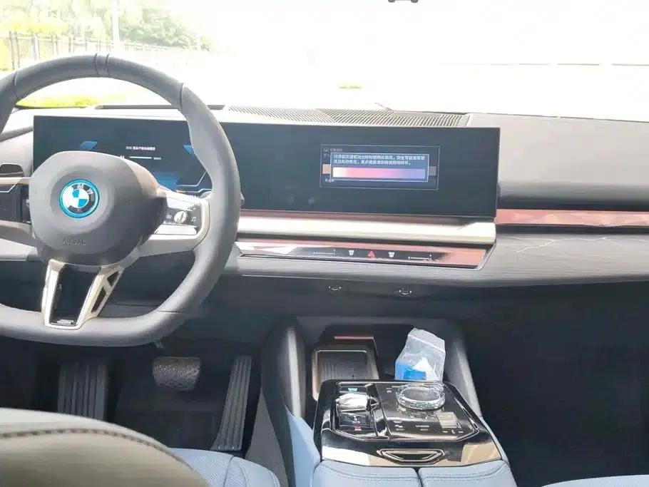 BMW i5 2025 xDrive 50L M Sport Package — миниатюра 8