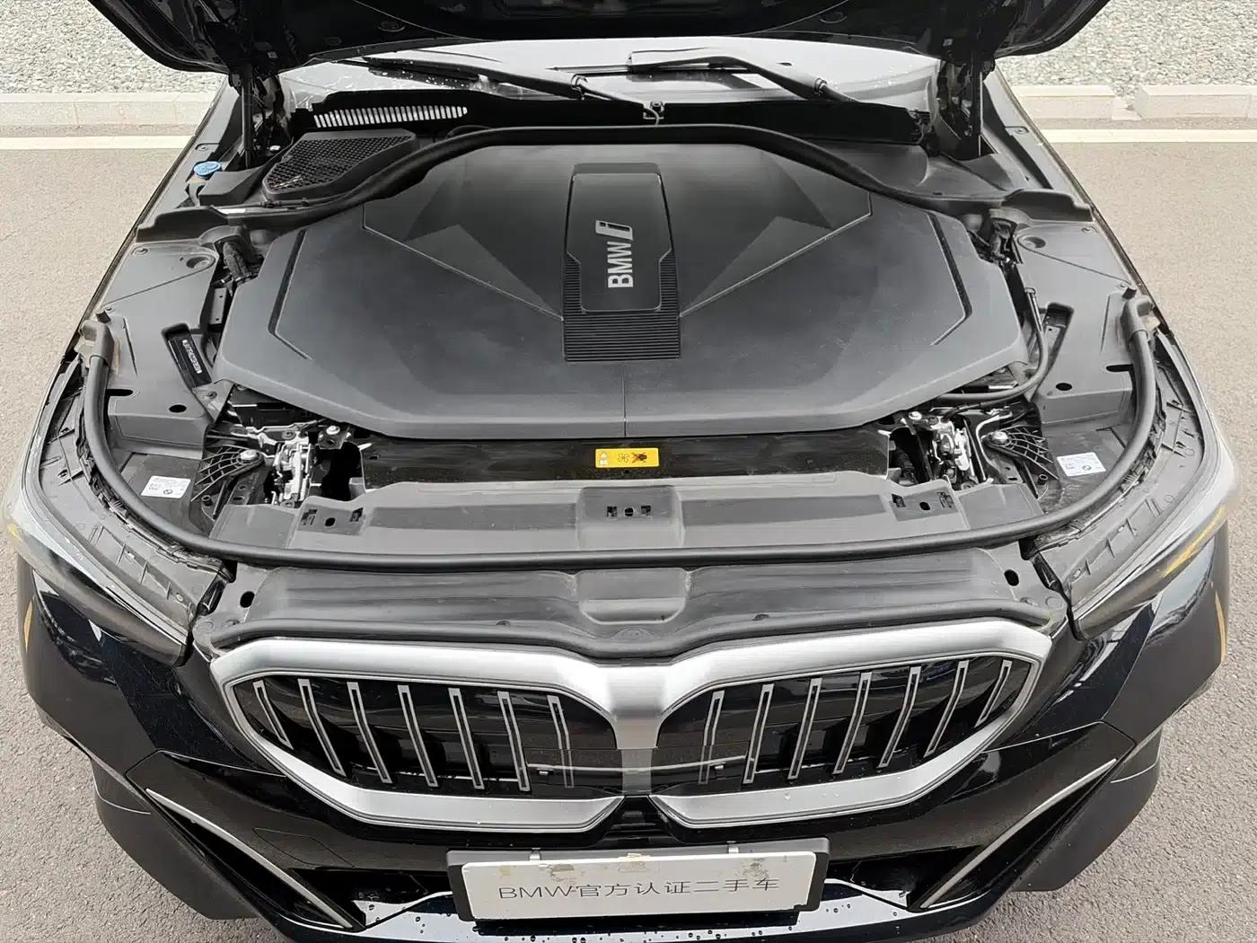 BMW i5 2025 eDrive 35L M Sport Package — миниатюра 11