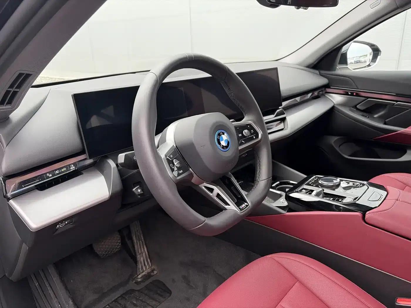 BMW i5 2025 eDrive 35L M Sport Package — миниатюра 13