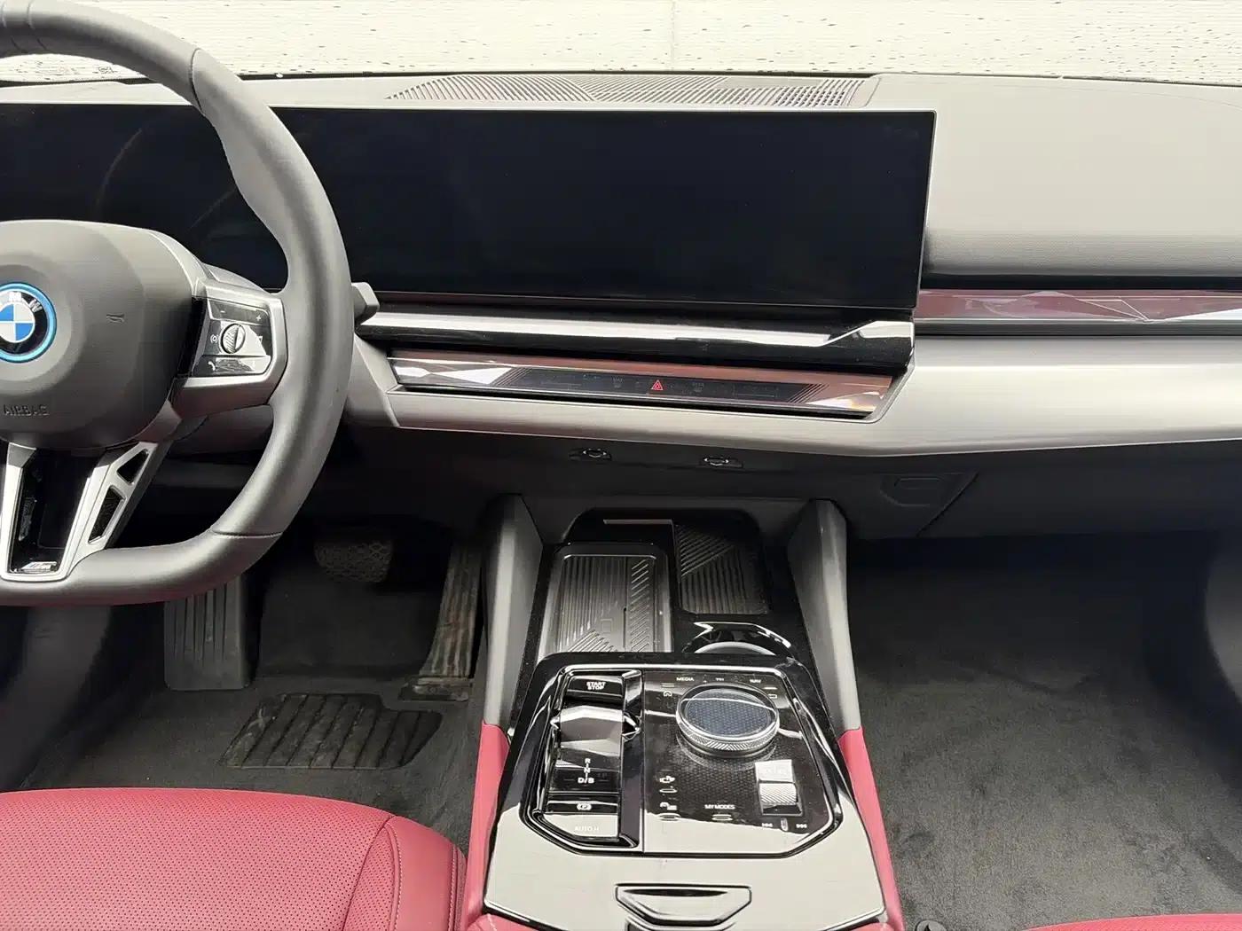 BMW i5 2025 eDrive 35L M Sport Package — миниатюра 14
