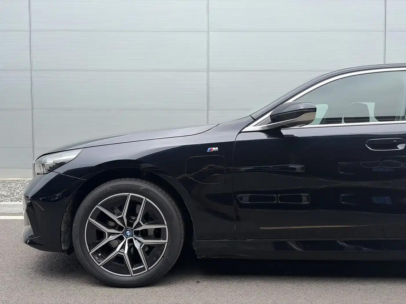 BMW i5 2025 eDrive 35L M Sport Package — миниатюра 6