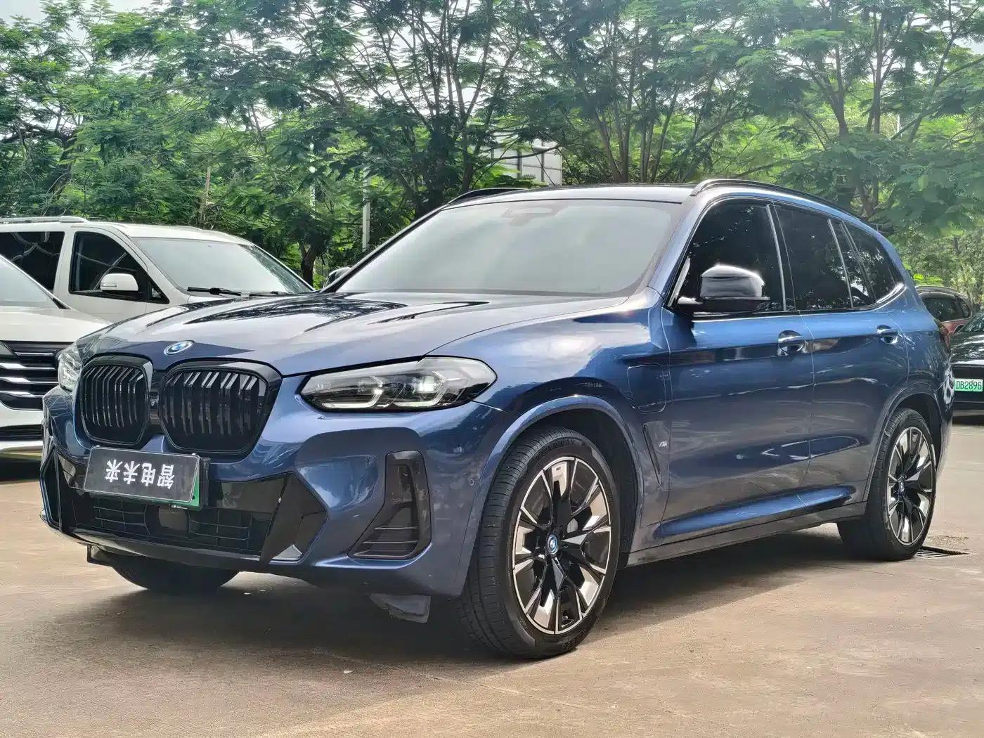 BMW iX3 2022 Leading Edition — миниатюра 1