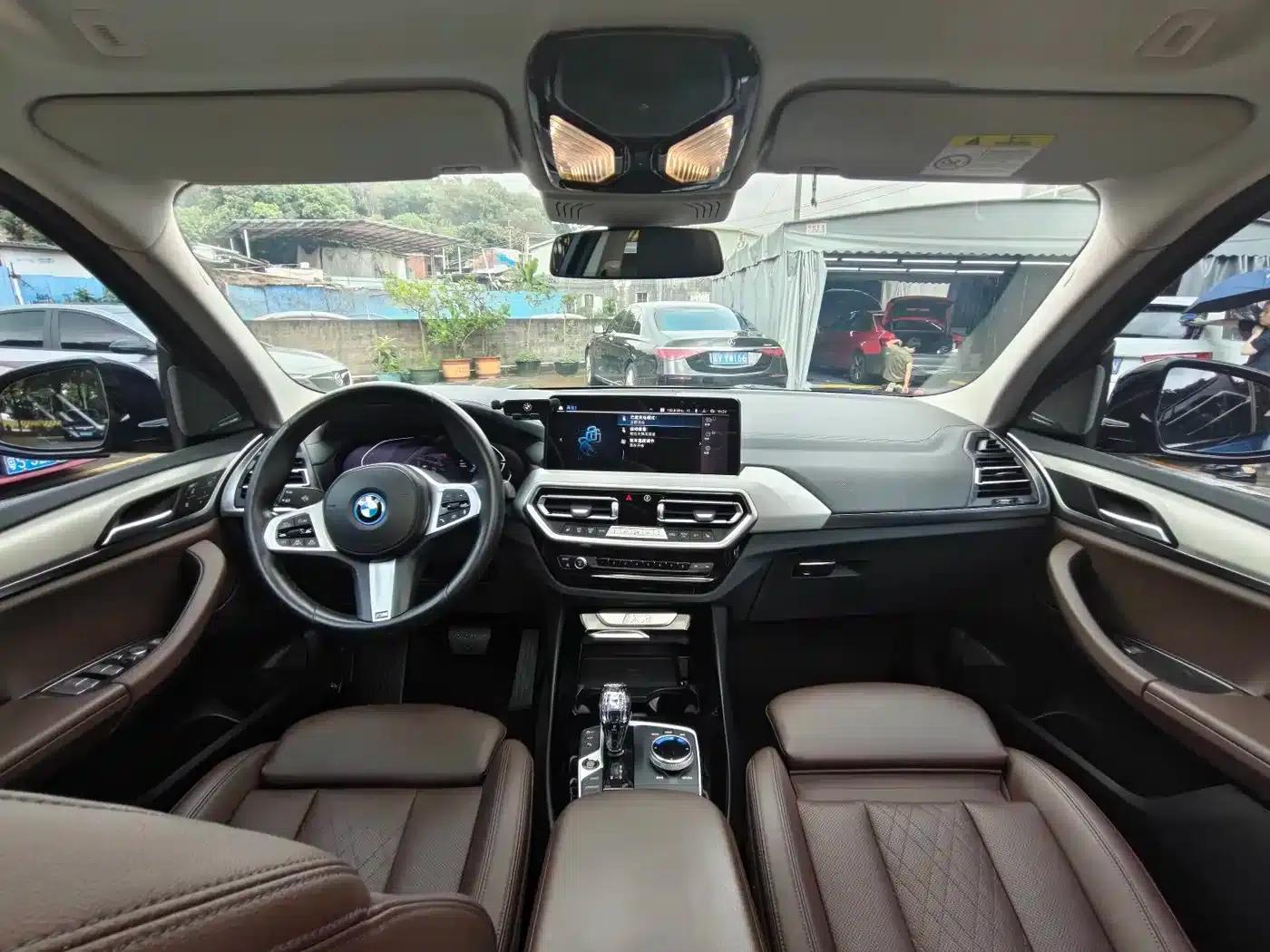 BMW iX3 2022 Leading Edition — миниатюра 7