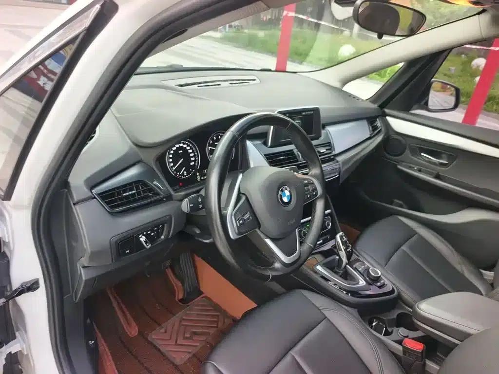 BMW 2 Series Gran Tourer 2019 220i Leading Edition — миниатюра 17