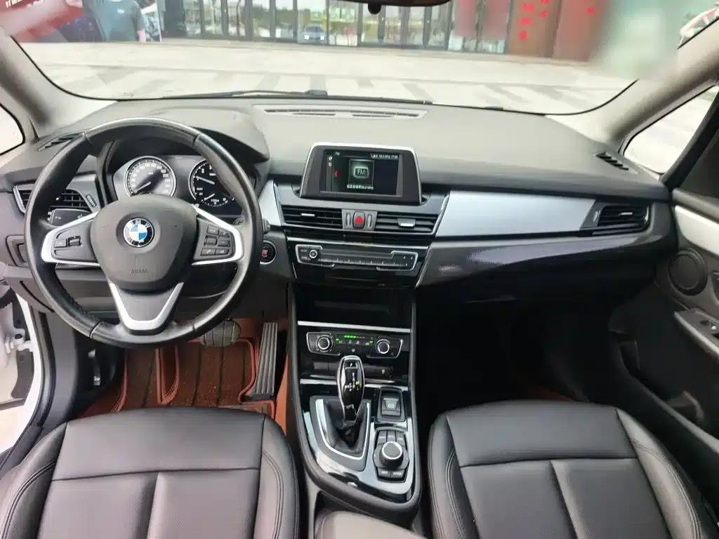 BMW 2 Series Gran Tourer 2019 220i Leading Edition — миниатюра 21