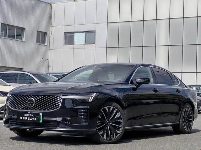 2026 Volvo S90 PHEV T8 AWD Long Range Smart Luxury Edition