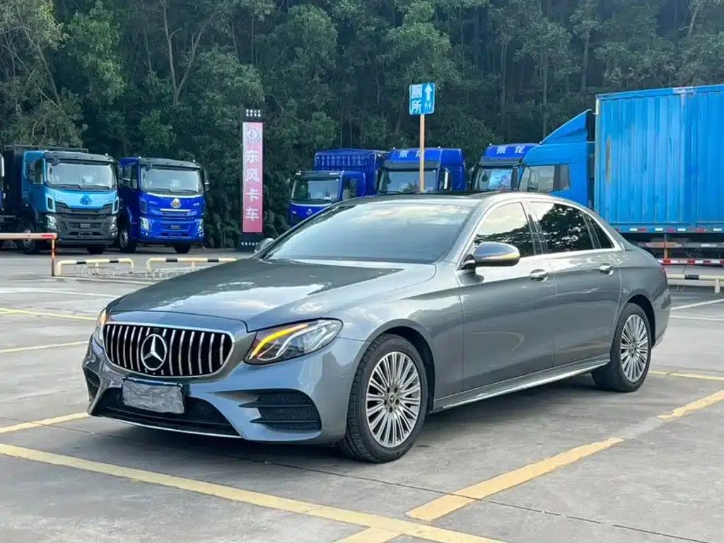 2016 Mercedes-Benz E-Class E 300 L Sport Style — миниатюра 1