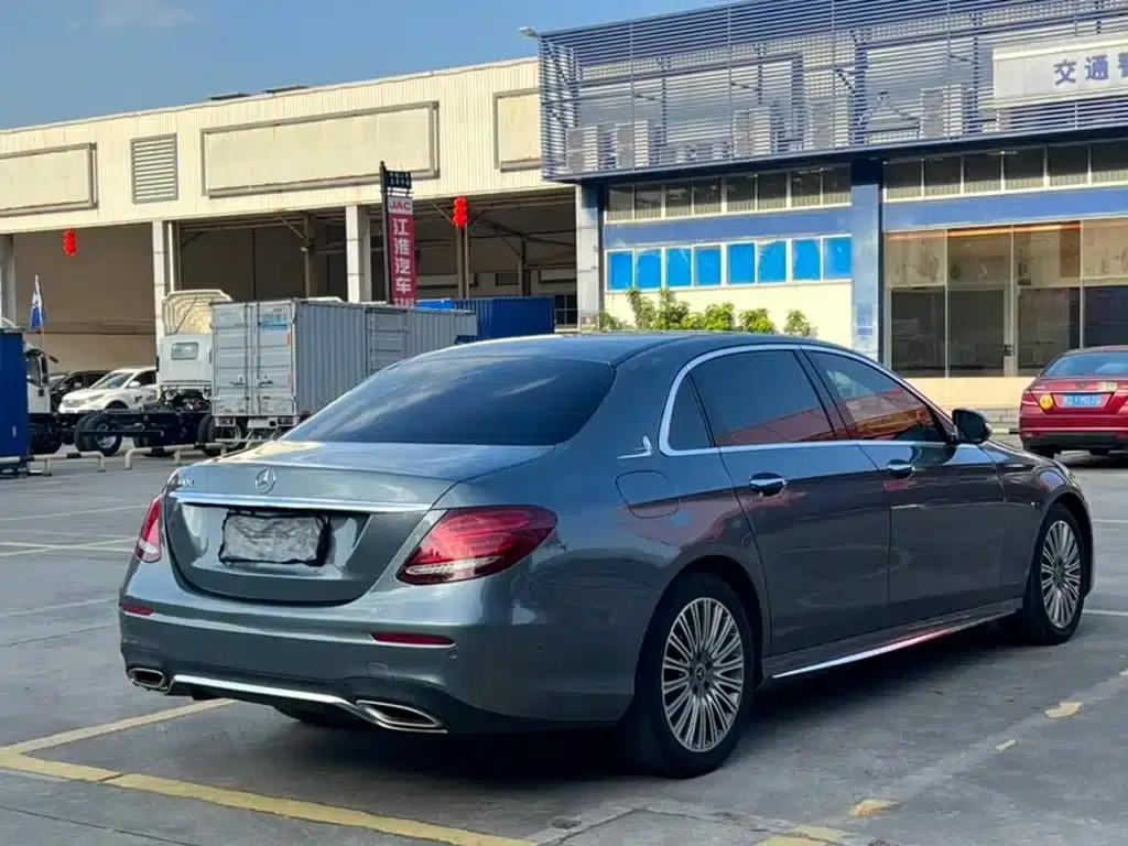 2016 Mercedes-Benz E-Class E 300 L Sport Style — миниатюра 6