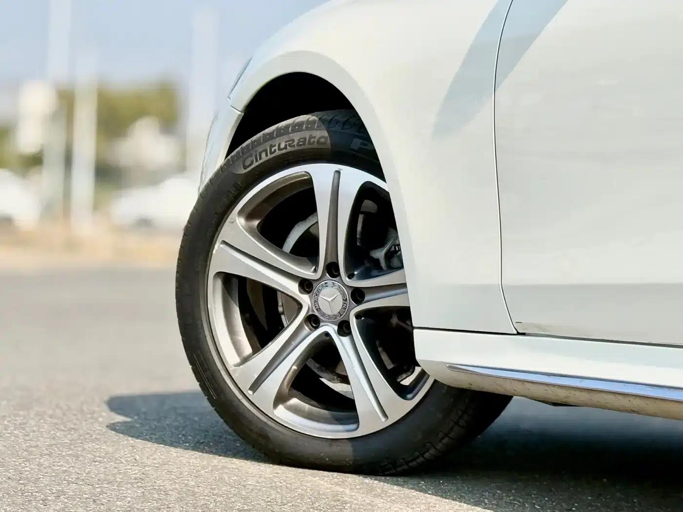 2016 Mercedes-Benz E-Class E 200 L Sport — миниатюра 20