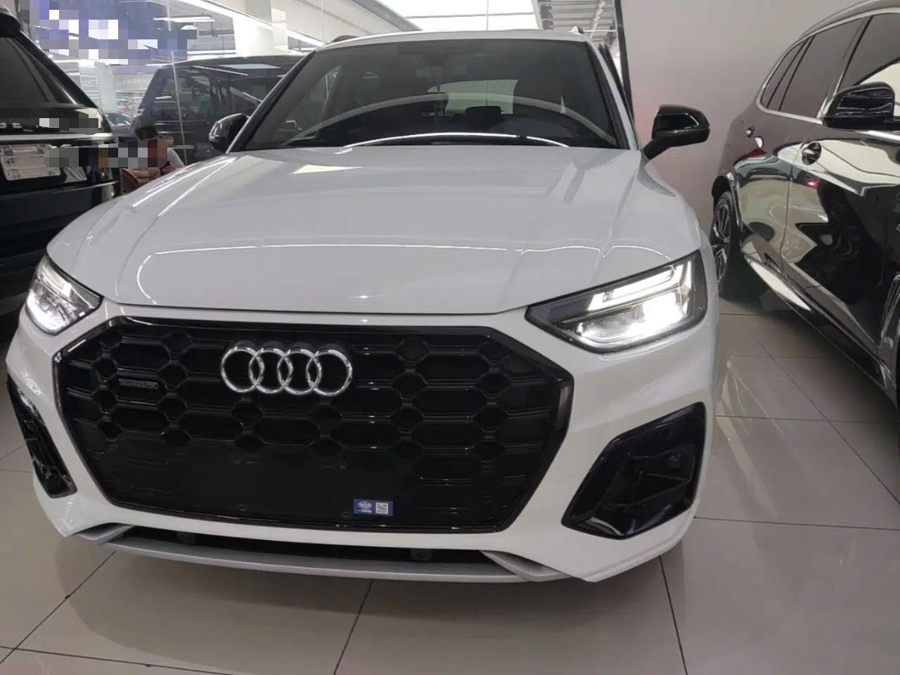Audi Q5L 2023 40T Luxury Dynamic Model — миниатюра 2