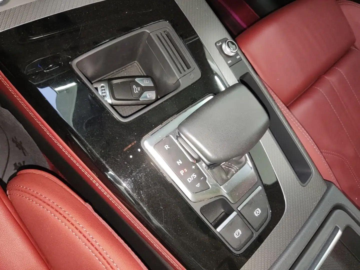 Audi Q5L 2023 40T Luxury Dynamic Model — миниатюра 16