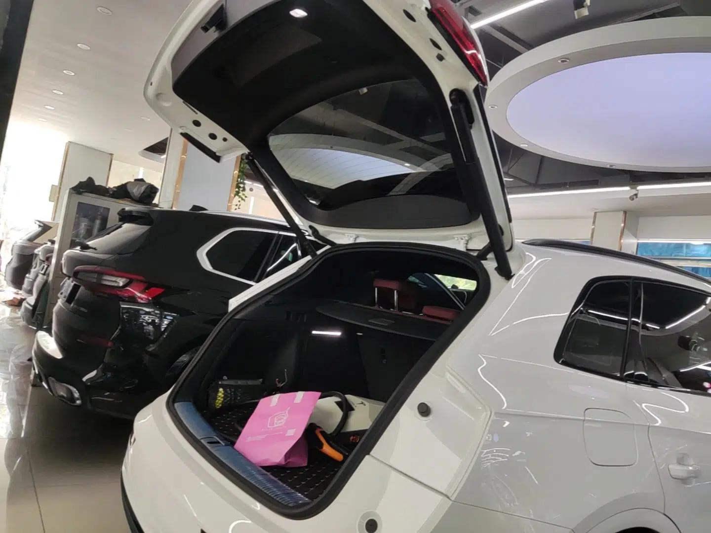 Audi Q5L 2023 40T Luxury Dynamic Model — миниатюра 22