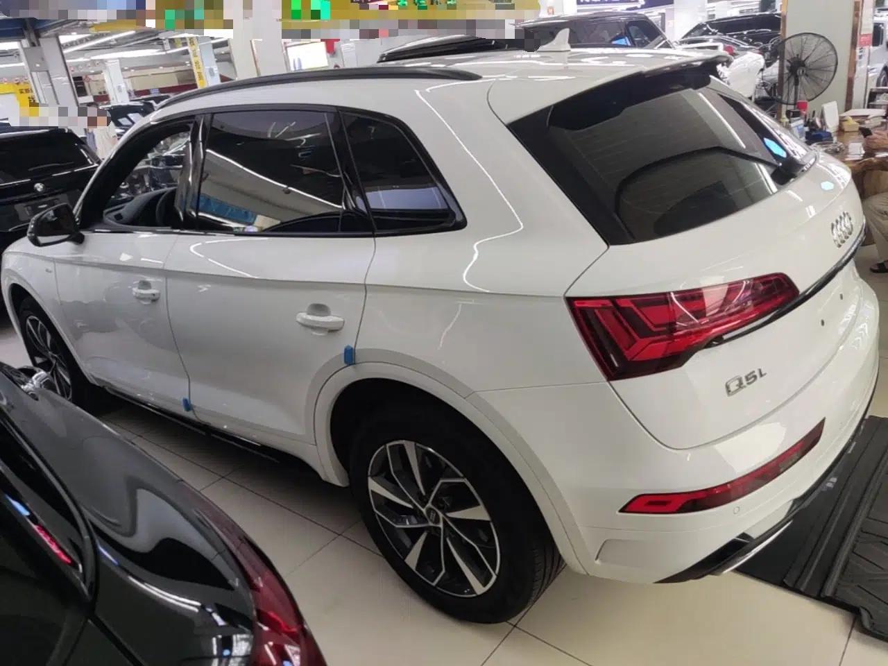 Audi Q5L 2023 40T Luxury Dynamic Model — миниатюра 4