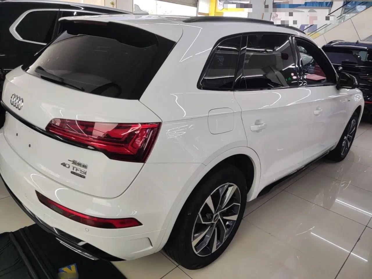 Audi Q5L 2023 40T Luxury Dynamic Model — миниатюра 6