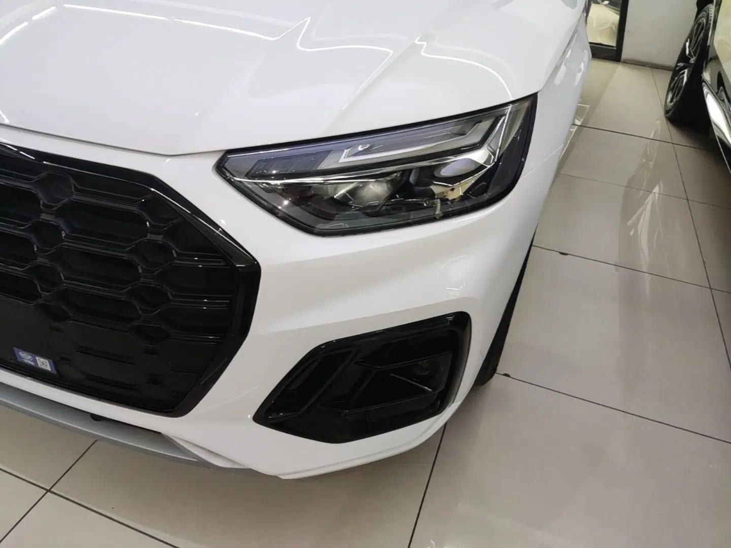 Audi Q5L 2023 40T Luxury Dynamic Model — миниатюра 8