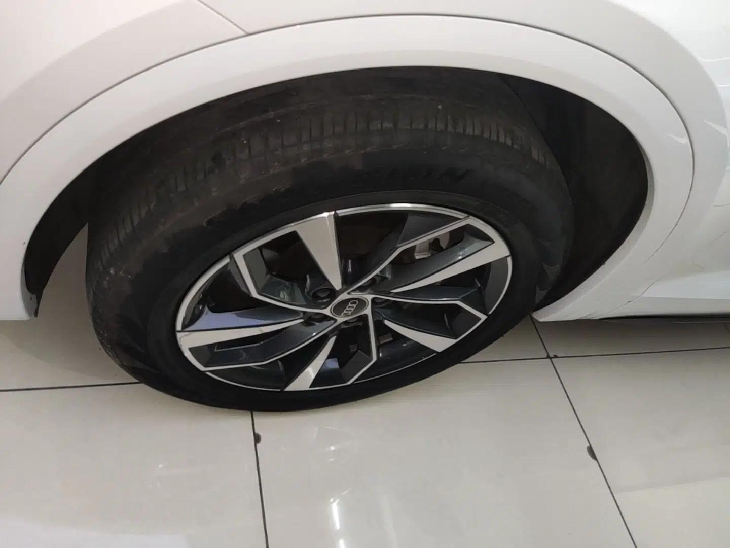 Audi Q5L 2023 40T Luxury Dynamic Model — миниатюра 10