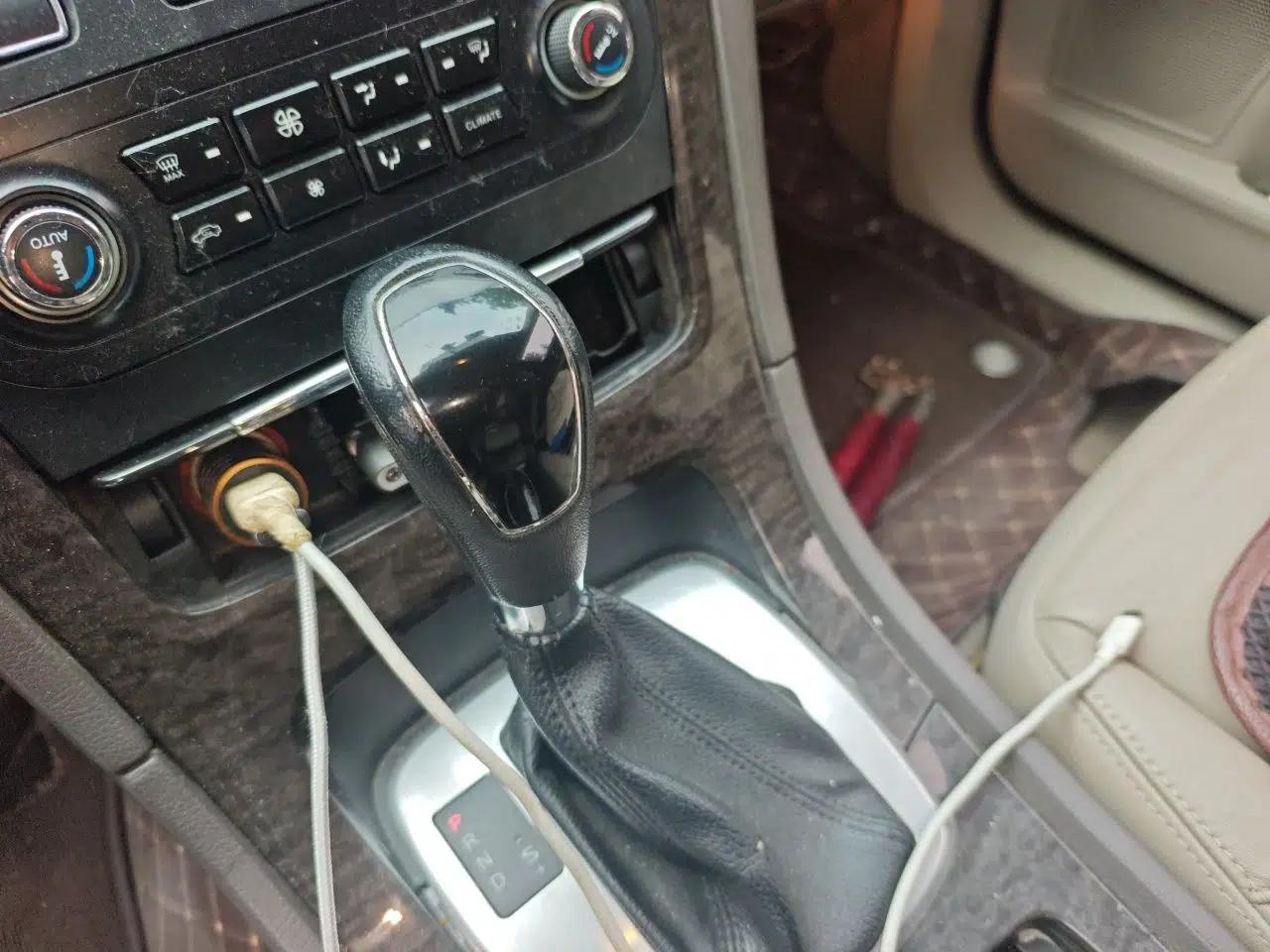 Ford Mondeo 2011 2.3L Luxury Model — миниатюра 14