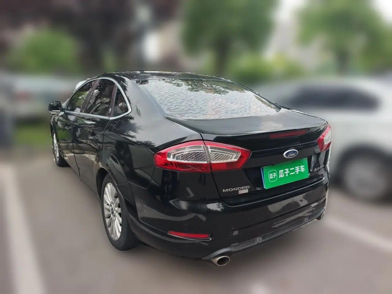 Ford Mondeo 2011 2.3L Luxury Model — миниатюра 4