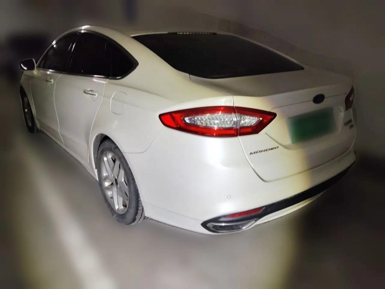 Ford Mondeo 2013 1.5L GTDi180 Fashion Edition — миниатюра 4