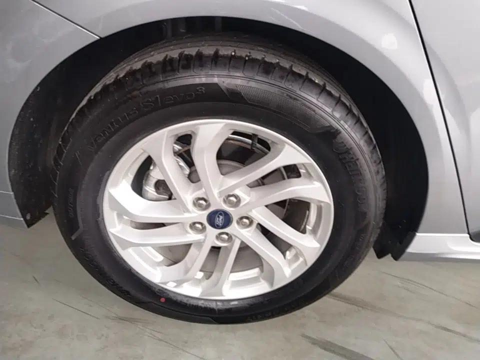 Ford Mondeo 2023 EcoBoost 180 Comfort Model — миниатюра 11