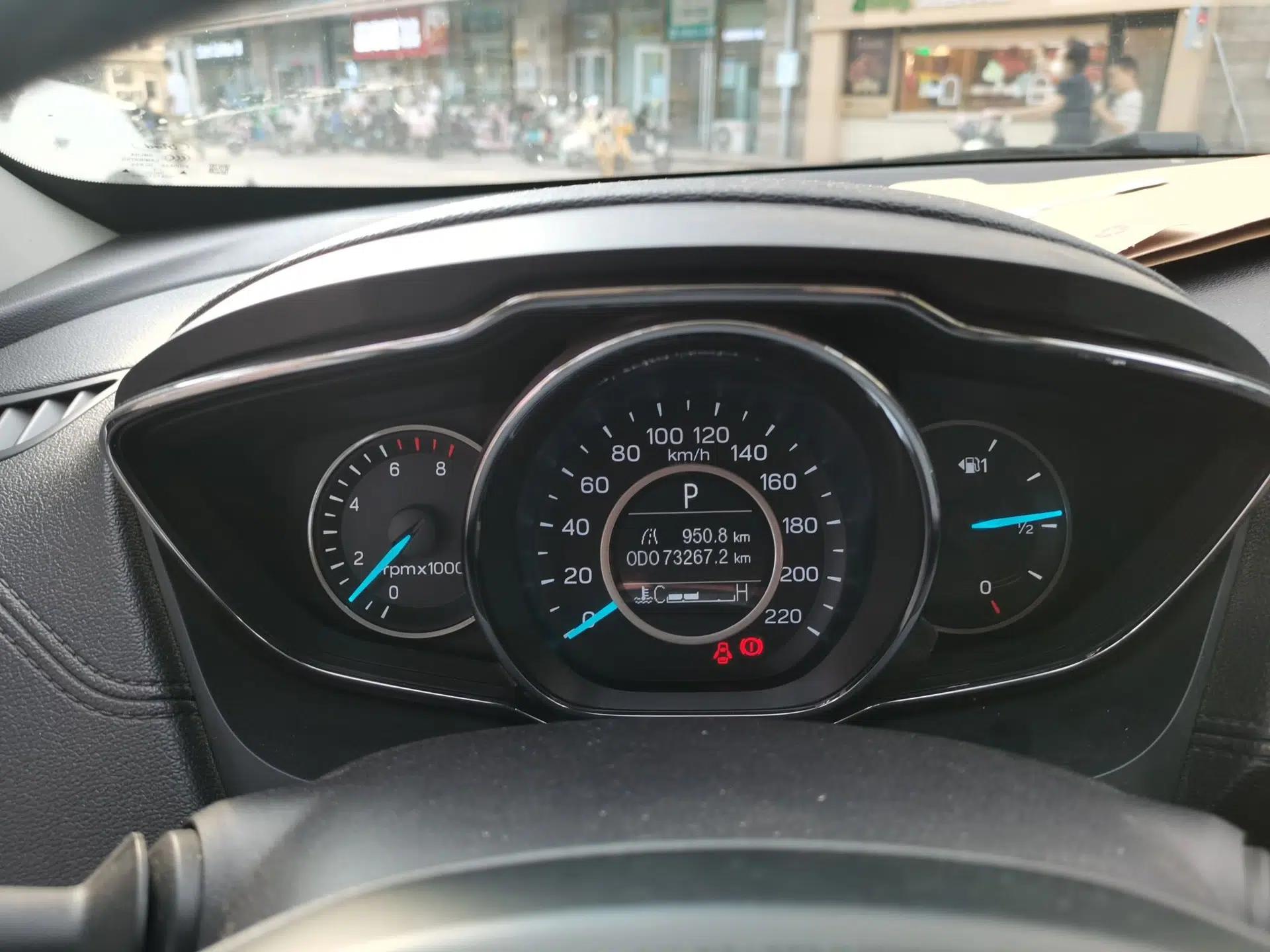 Ford Escort 2019 Revised Version 1.5L Automatic Enjoyment Type China VI Standard — миниатюра 11