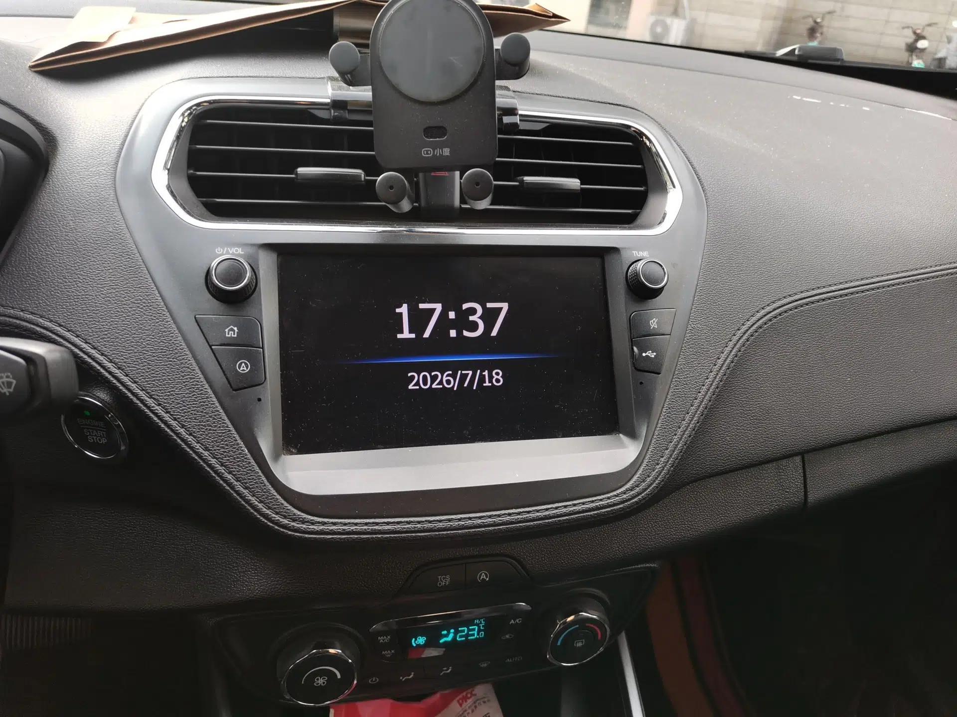 Ford Escort 2019 Revised Version 1.5L Automatic Enjoyment Type China VI Standard — миниатюра 13