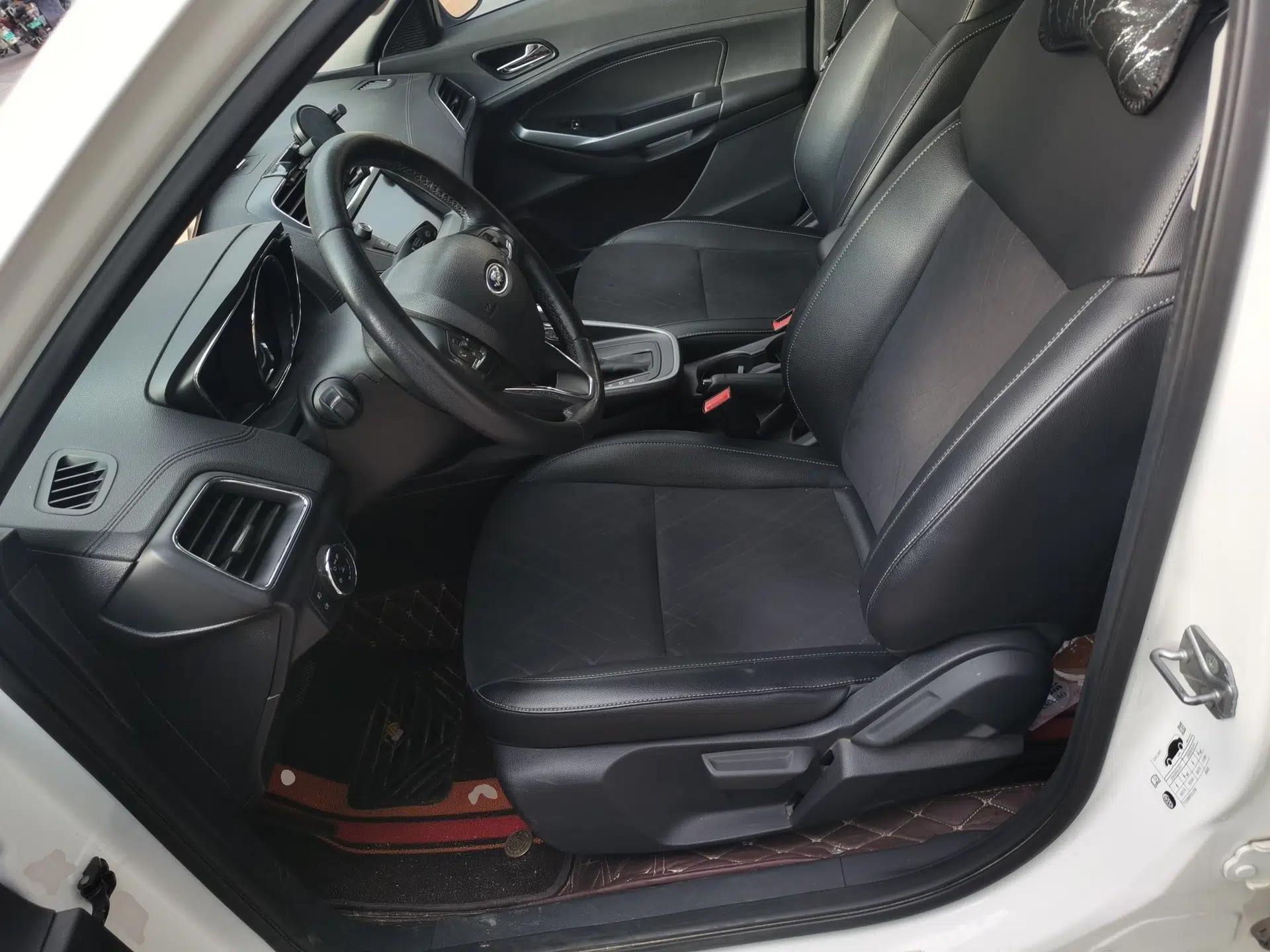 Ford Escort 2019 Revised Version 1.5L Automatic Enjoyment Type China VI Standard — миниатюра 15
