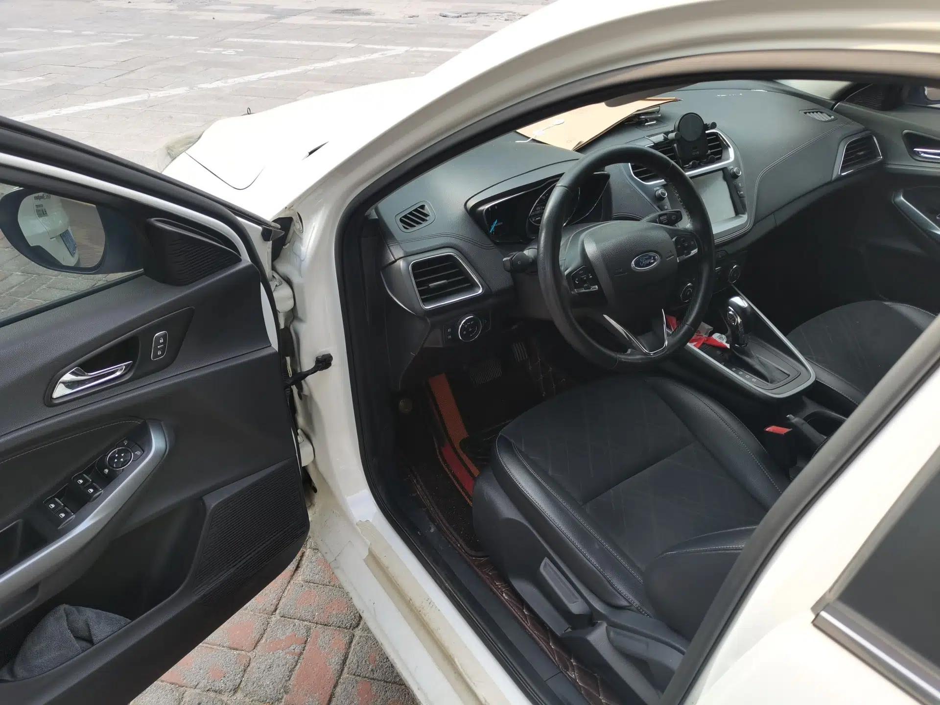 Ford Escort 2019 Revised Version 1.5L Automatic Enjoyment Type China VI Standard — миниатюра 16