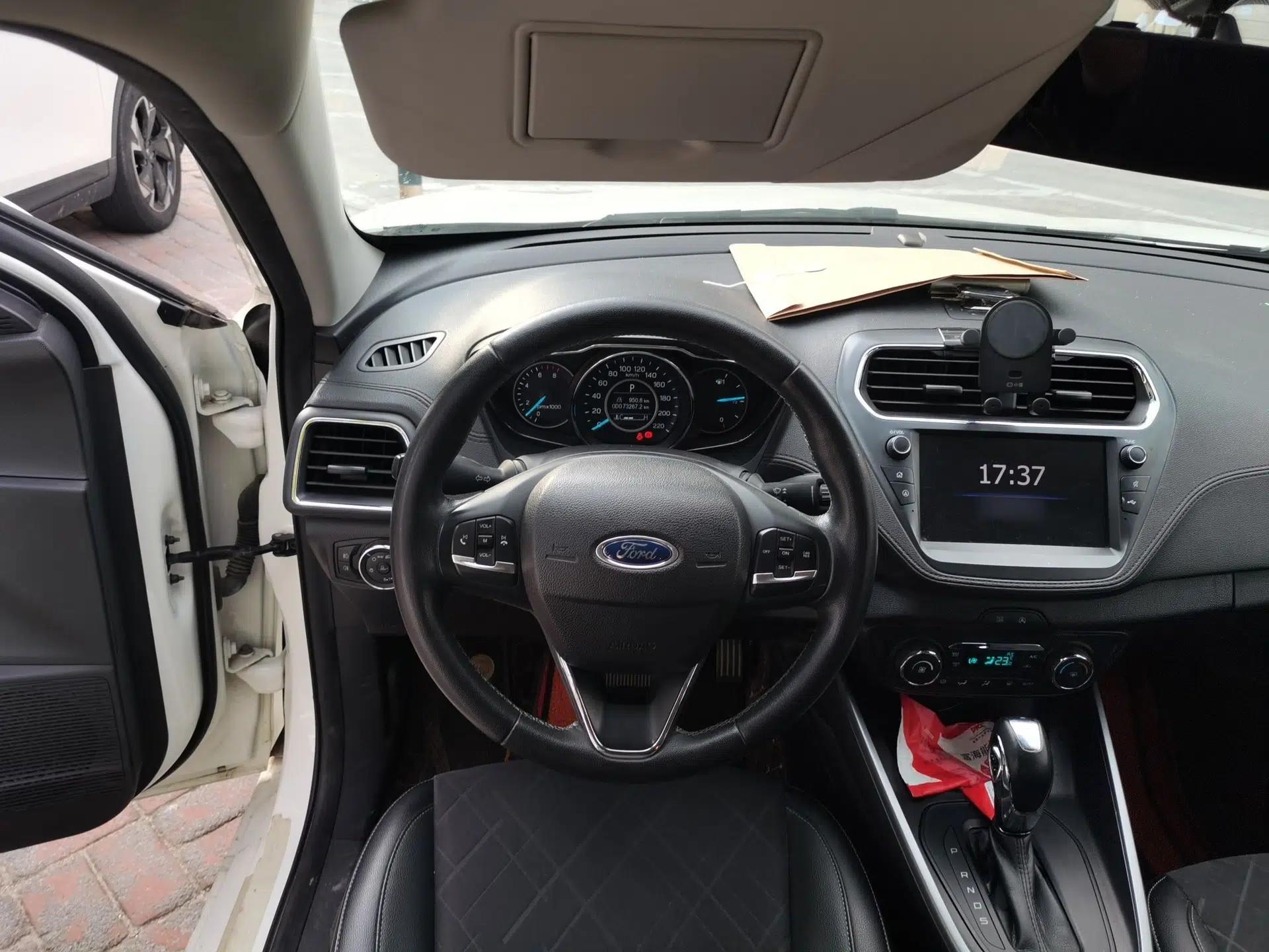 Ford Escort 2019 Revised Version 1.5L Automatic Enjoyment Type China VI Standard — миниатюра 10