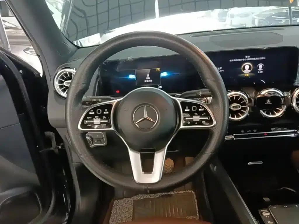 Mercedes-Benz GLB 2021 Fashion Edition — миниатюра 11