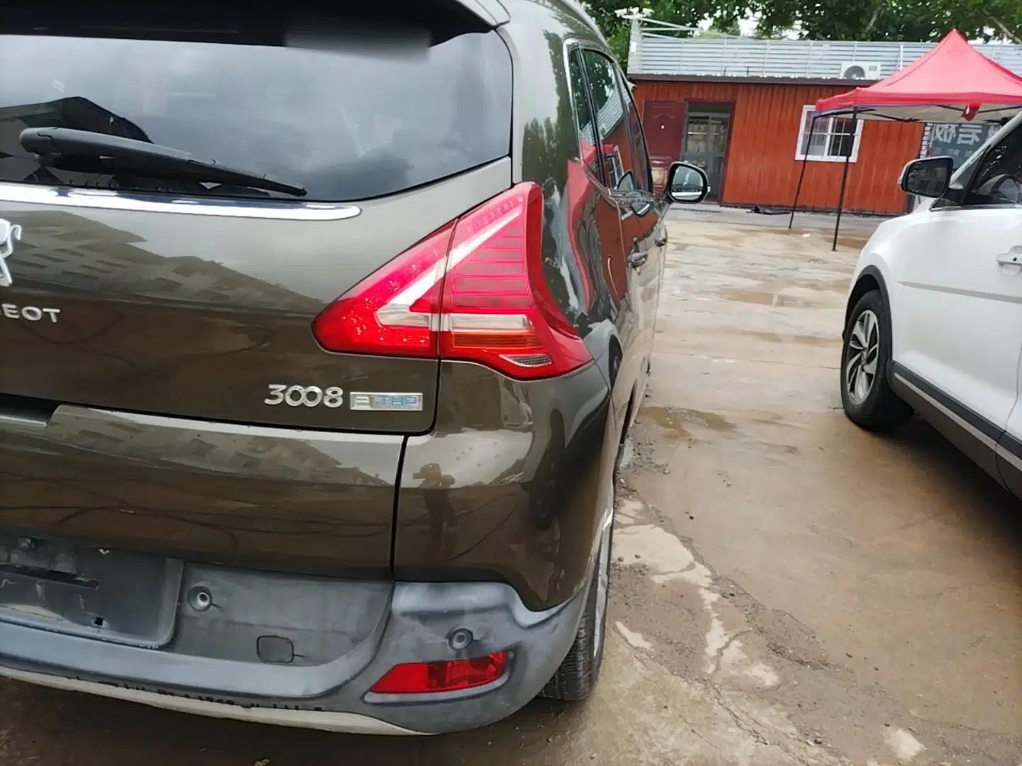 Peugeot 3008 2015 1.6THP Automatic Classic Edition — миниатюра 9