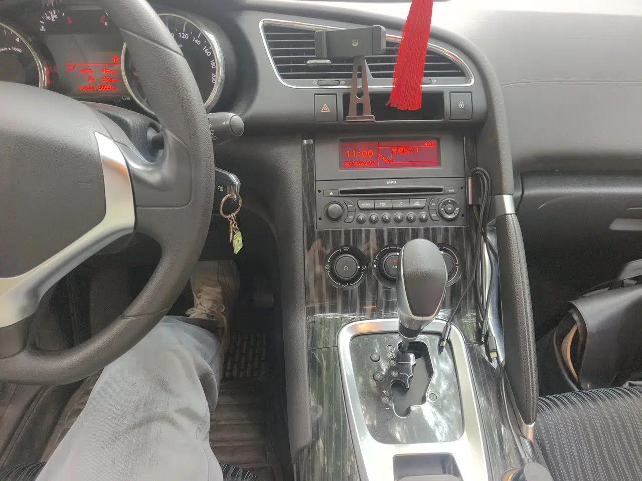 Peugeot 3008 2015 2.0L Automatic Classic Edition — миниатюра 13