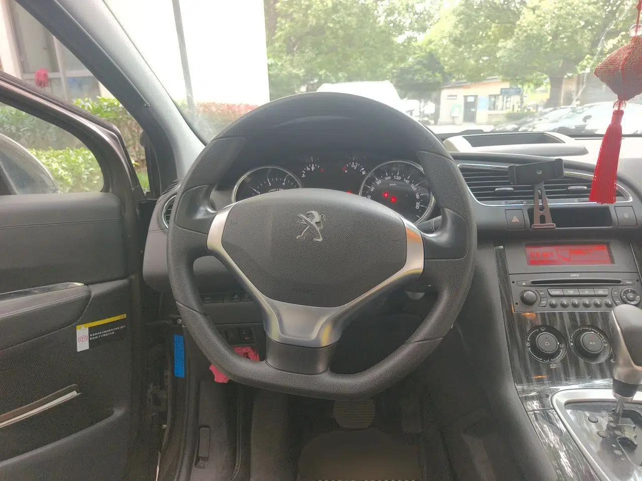 Peugeot 3008 2015 2.0L Automatic Classic Edition — миниатюра 10