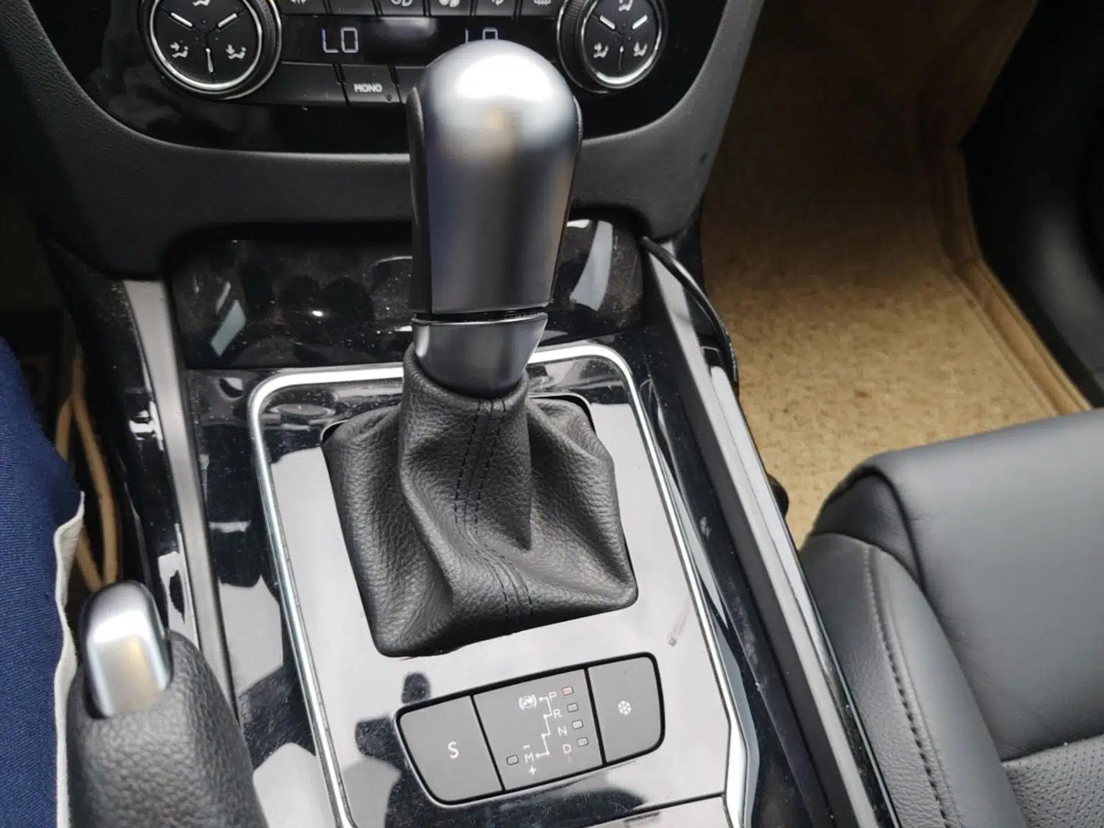 Peugeot 508 2013 2.0L 2nd Anniversary Edition with Automatic Sunroof – Classic Version — миниатюра 16